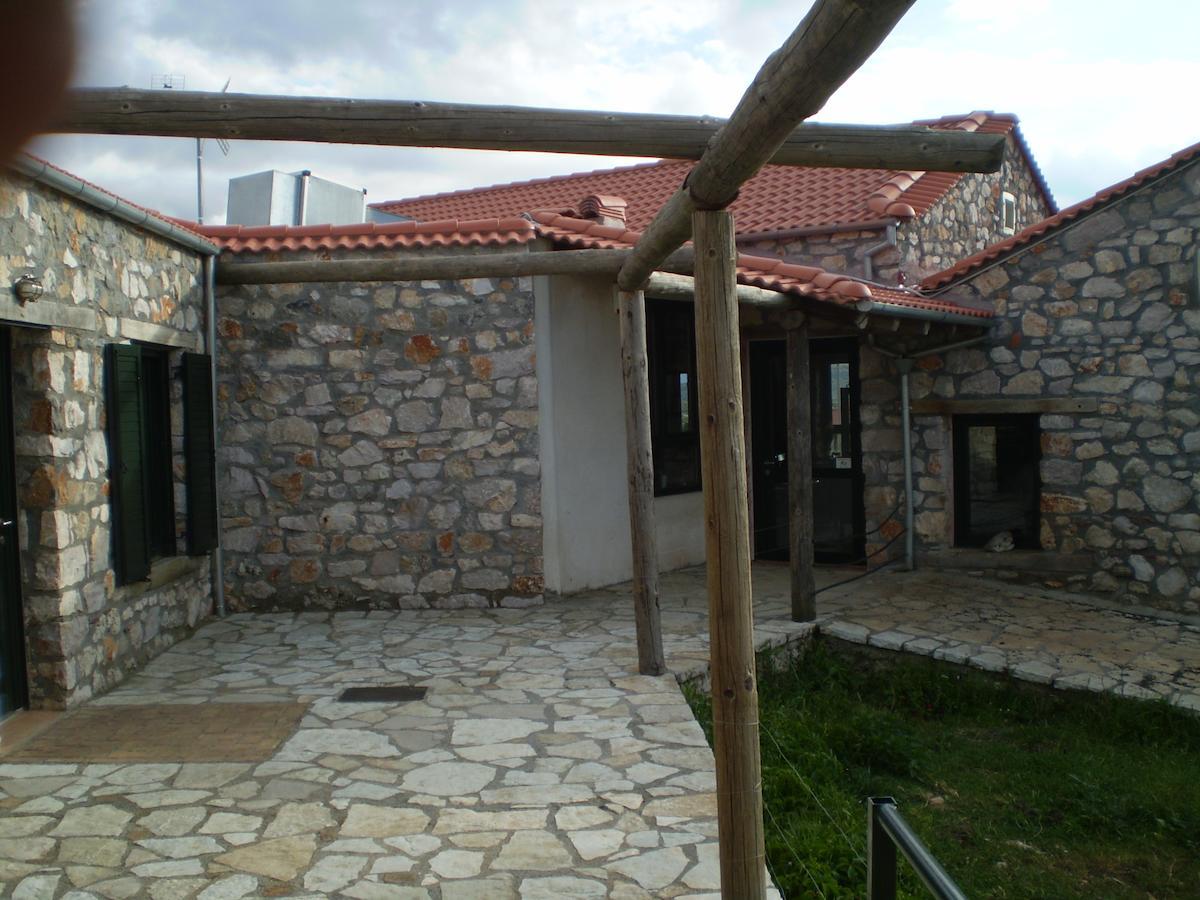 Arachovitika Kalivia Hotel Karyes Ngoại thất bức ảnh